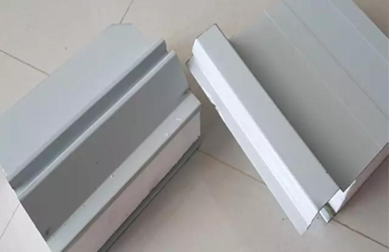 Material de pared modular para sala limpia