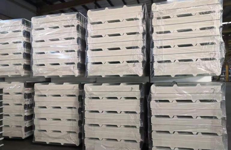Panel PIR color blanquecino